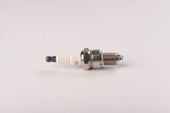 BPR6E BPR6ES11 W20TT W20EPR-U RN9YC 0242235663에 대한 대체 자동 스파크 플러그